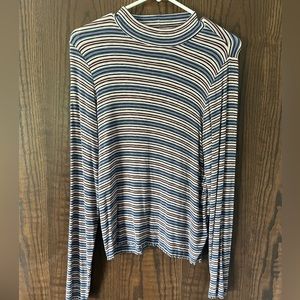 90s vibe long sleeved top